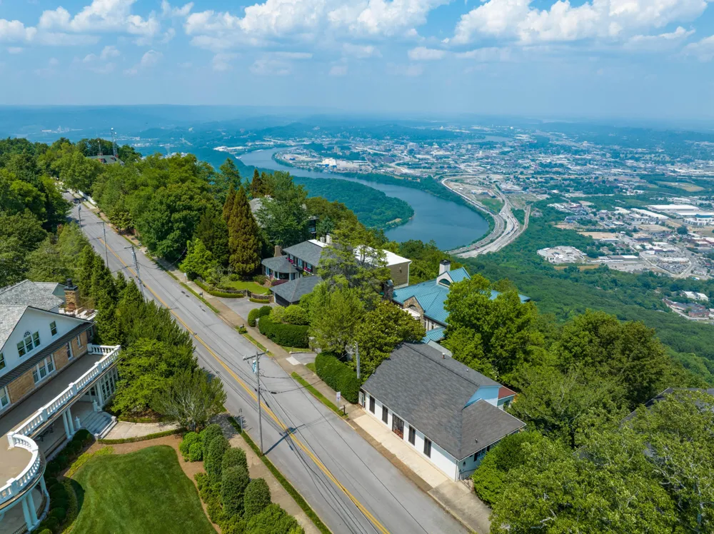 1003 E Brow Road Lookout Mountain, TN 37350