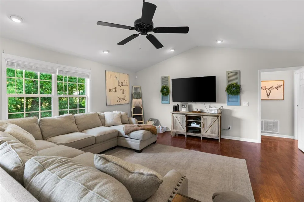 132 9th Avenue Chatsworth, GA 30705