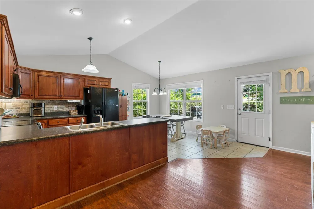 132 9th Avenue Chatsworth, GA 30705