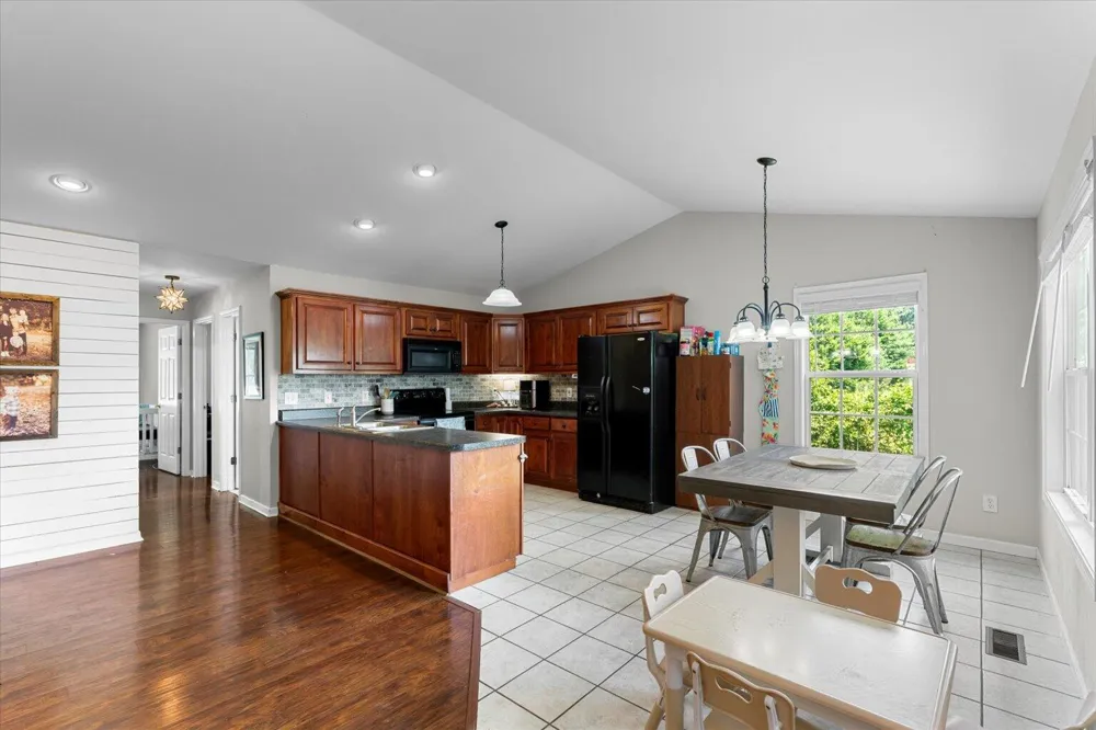 132 9th Avenue Chatsworth, GA 30705