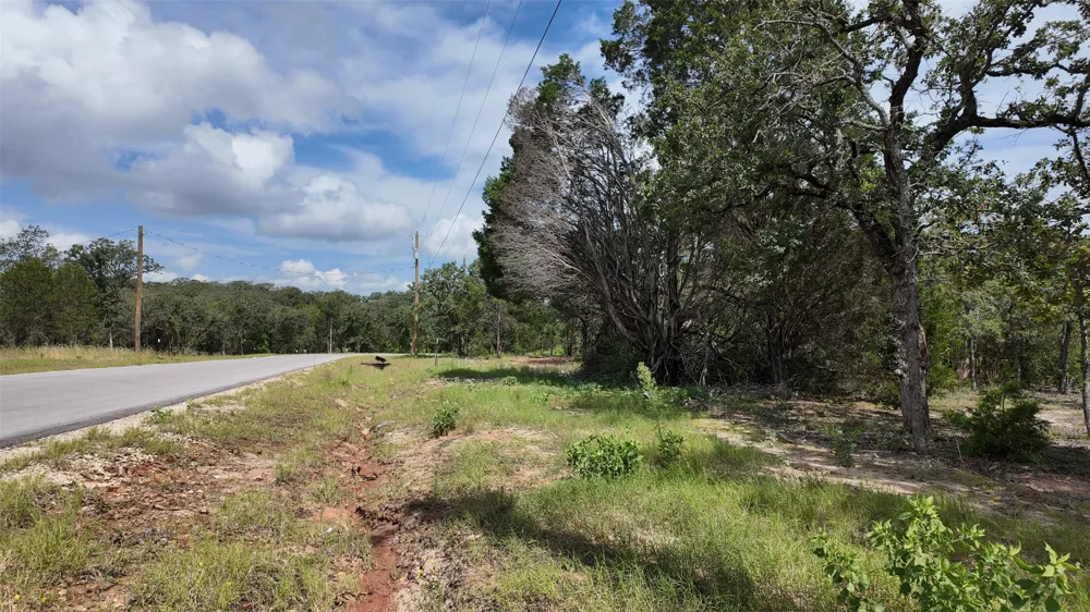 160 Los Robles Road Elgin, TX 78621