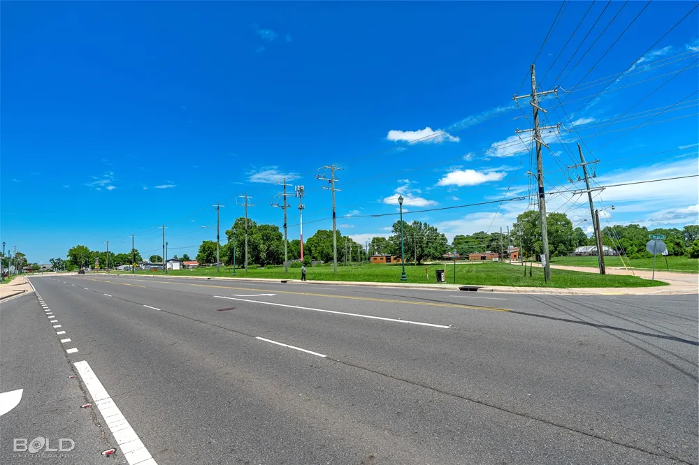 1280 E Texas Street Bossier City, LA 71111