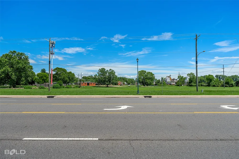 1280 E Texas Street Bossier City, LA 71111