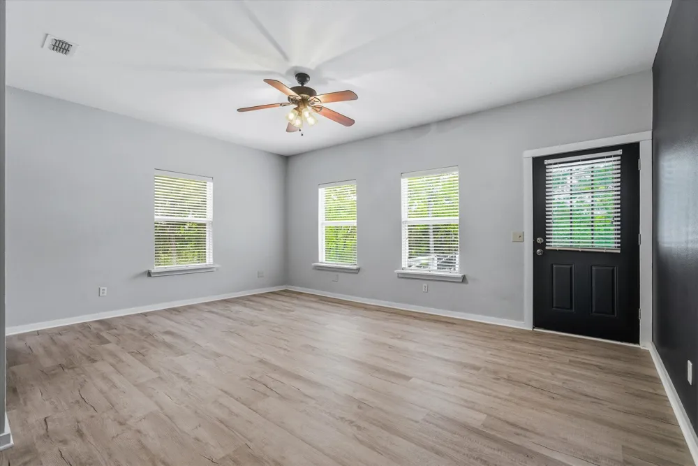 14227 County Road 438 Lindale, TX 75771