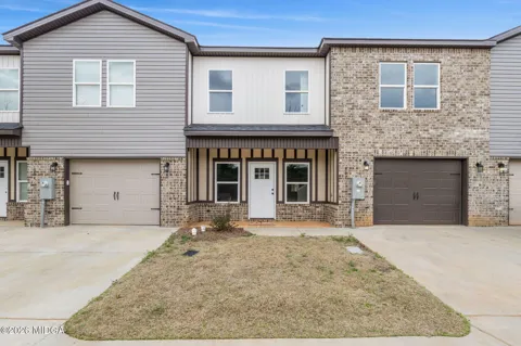 302 Beau Claire Circle