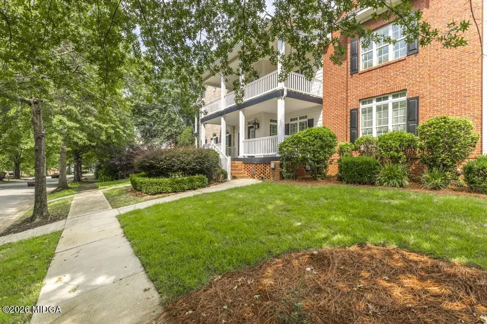 856 Tufthunter Macon, GA 31210