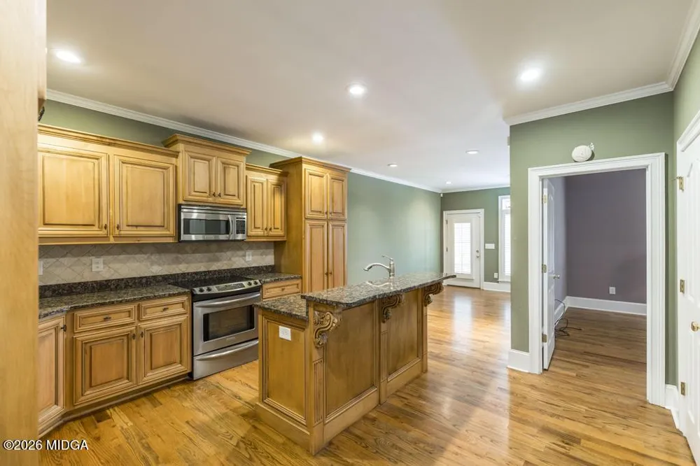 856 Tufthunter Macon, GA 31210