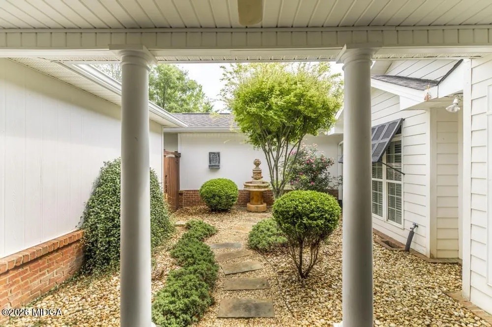 856 Tufthunter Macon, GA 31210