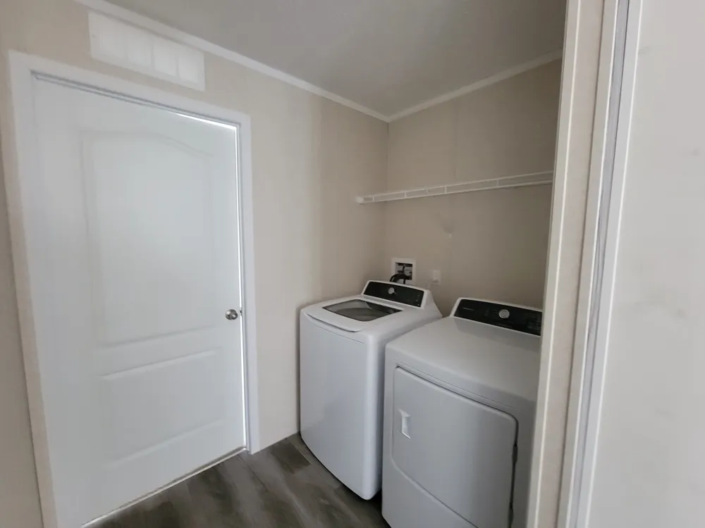 112 Sheppard Flushing, MI 48433