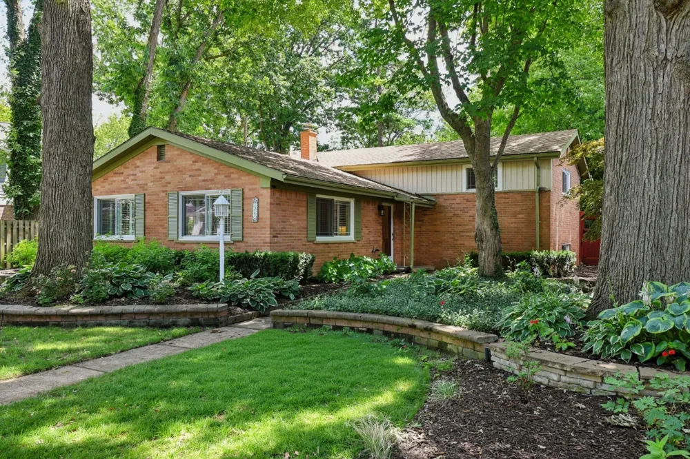 1313 Beech St Plymouth, MI 48170