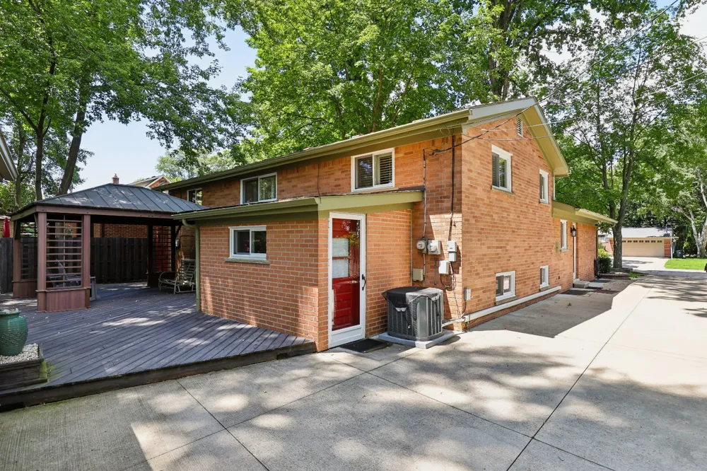 1313 Beech St Plymouth, MI 48170