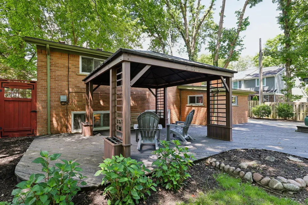 1313 Beech St Plymouth, MI 48170
