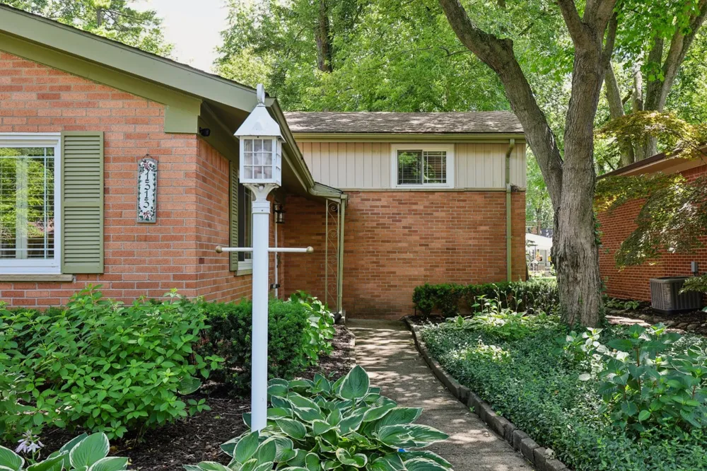 1313 Beech St Plymouth, MI 48170