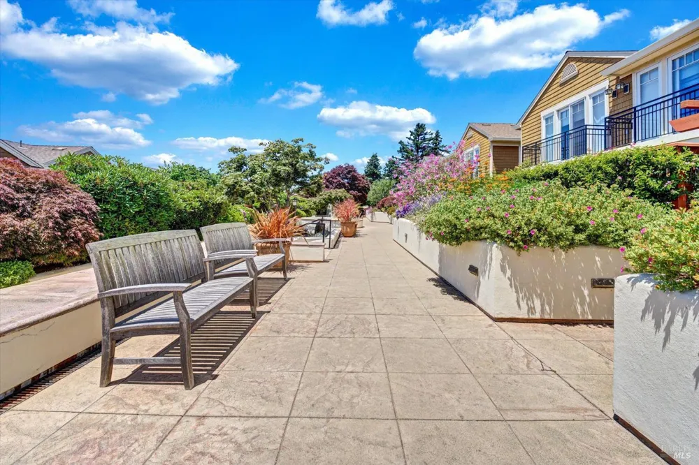 46 Ned's Way ##46 Tiburon, CA 94920