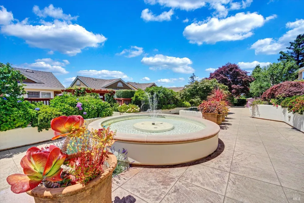 46 Ned's Way ##46 Tiburon, CA 94920