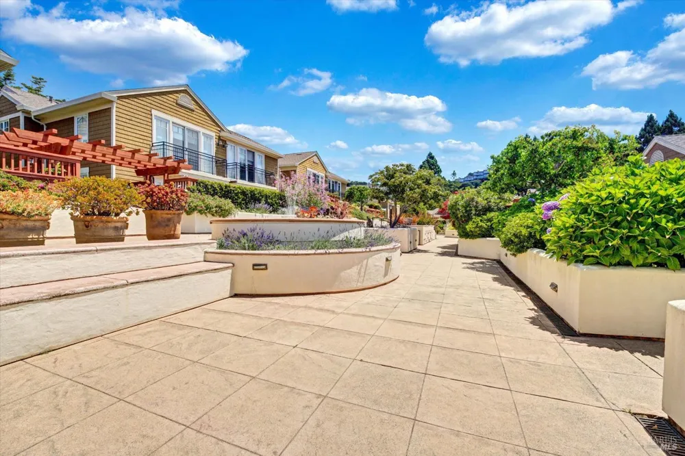 46 Ned's Way ##46 Tiburon, CA 94920