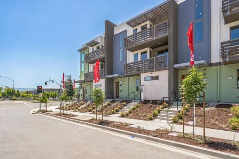 219 Gibraltar Common