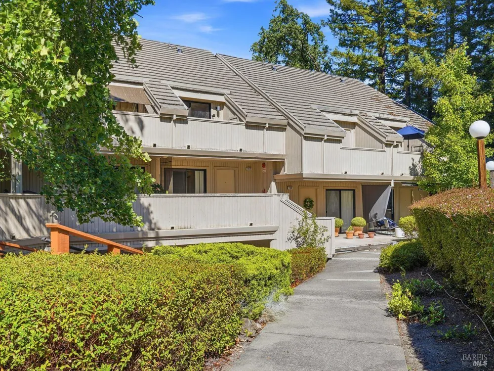 1512 Mission Boulevard Santa Rosa, CA 95409