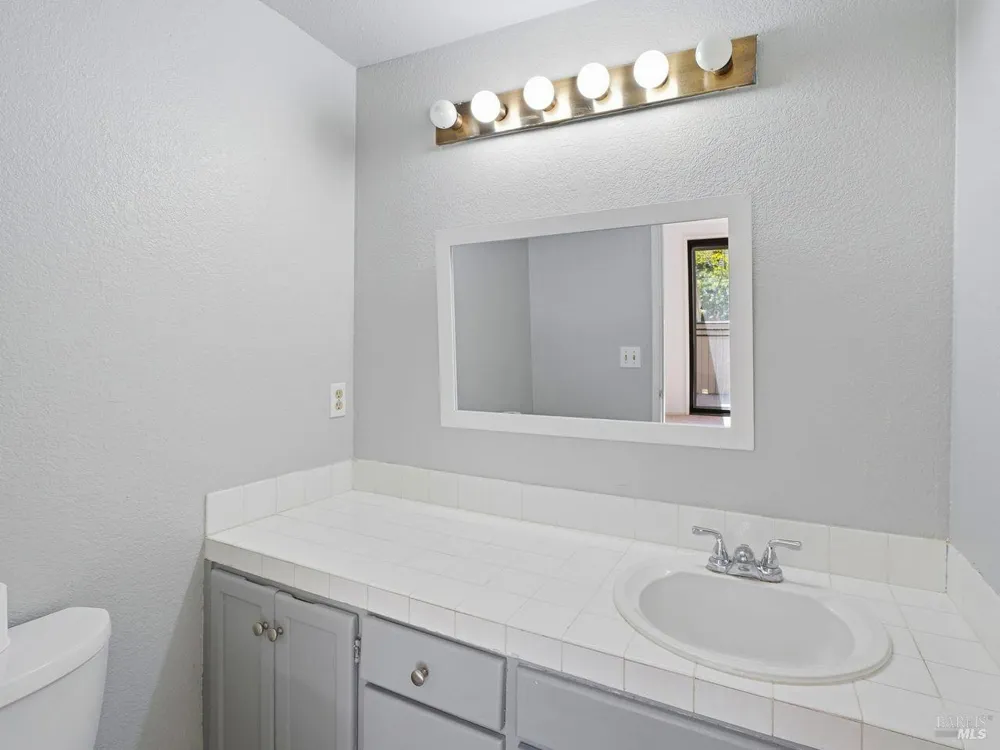 1512 Mission Boulevard Santa Rosa, CA 95409
