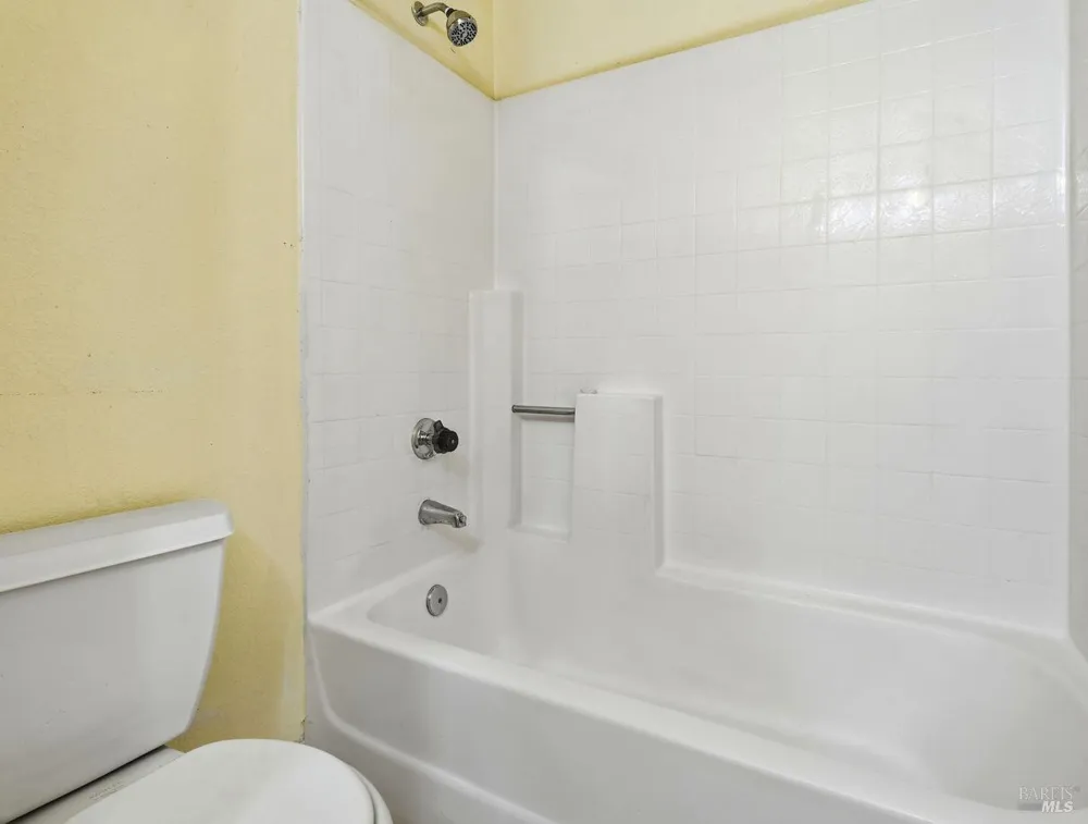 1512 Mission Boulevard Santa Rosa, CA 95409
