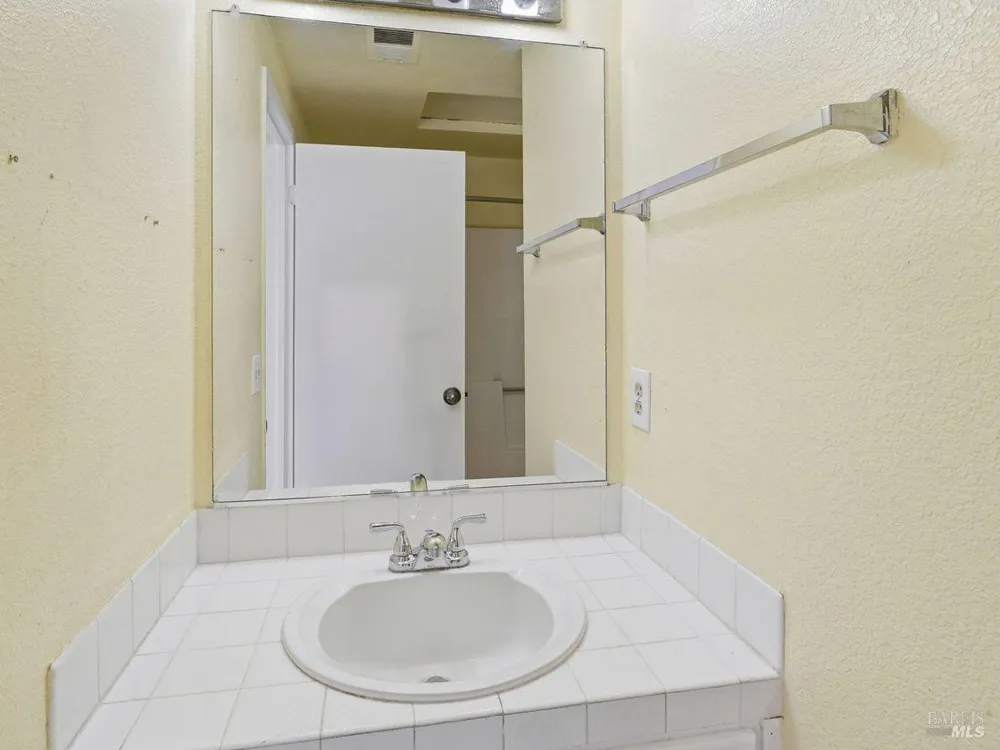 1512 Mission Boulevard Santa Rosa, CA 95409