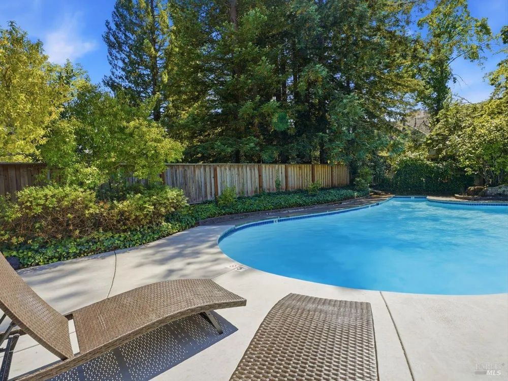 1512 Mission Boulevard Santa Rosa, CA 95409