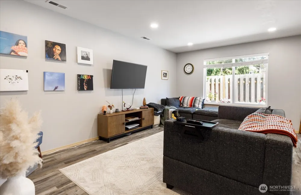 160 NE Melrose Drive Oak Harbor, WA 98277