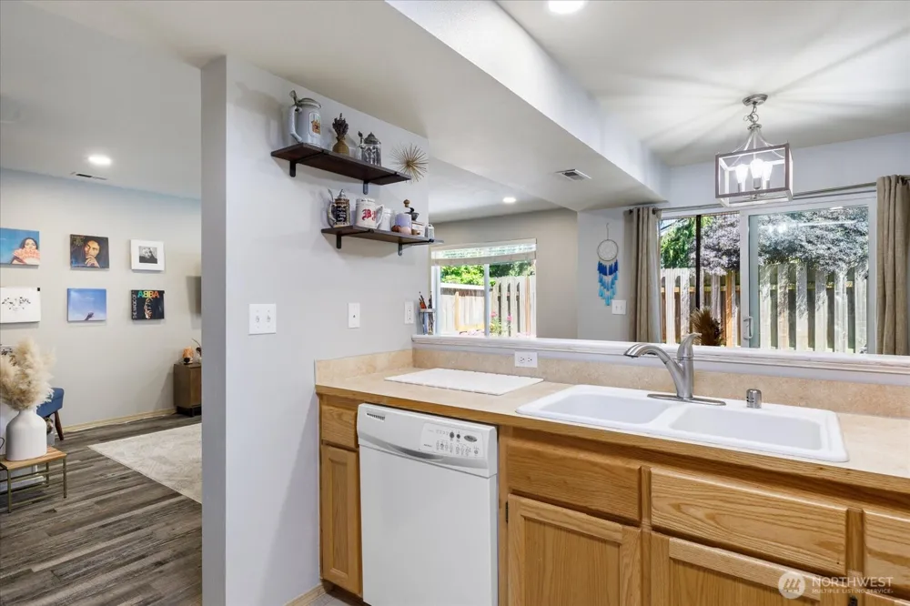 160 NE Melrose Drive Oak Harbor, WA 98277