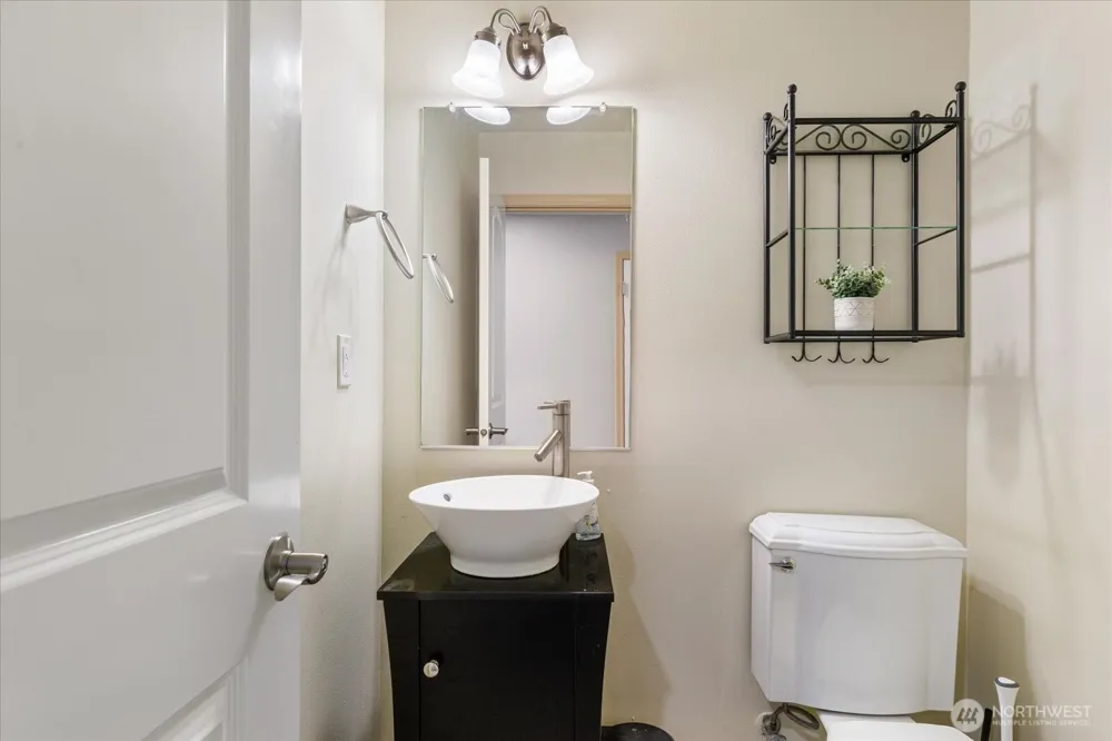 160 NE Melrose Drive Oak Harbor, WA 98277