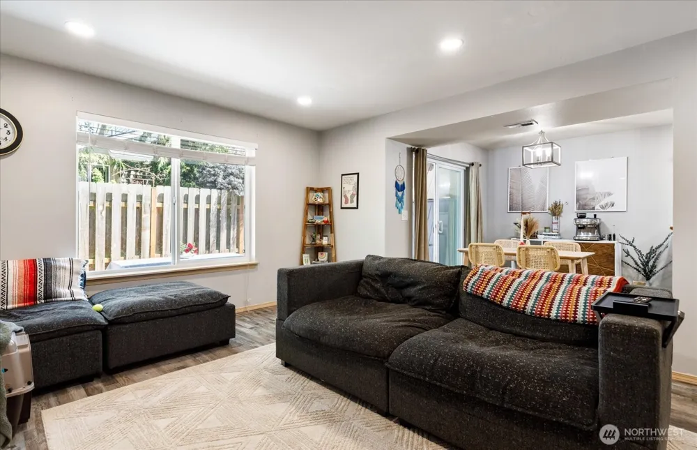 160 NE Melrose Drive Oak Harbor, WA 98277