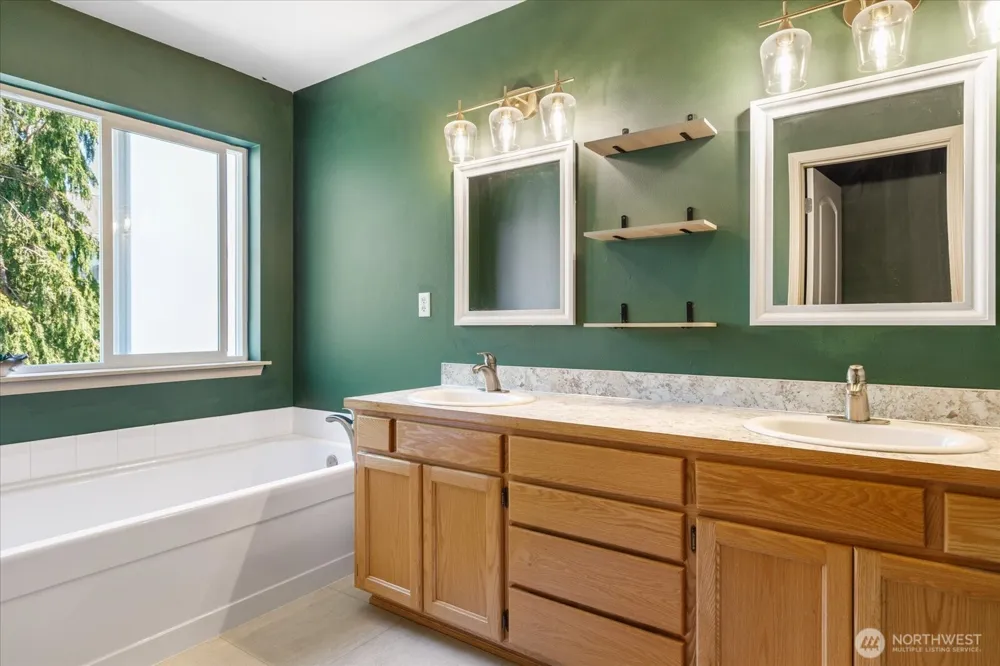 160 NE Melrose Drive Oak Harbor, WA 98277