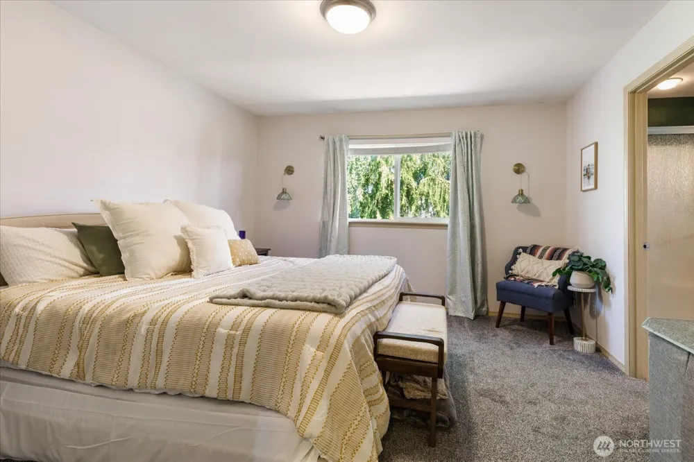 160 NE Melrose Drive Oak Harbor, WA 98277