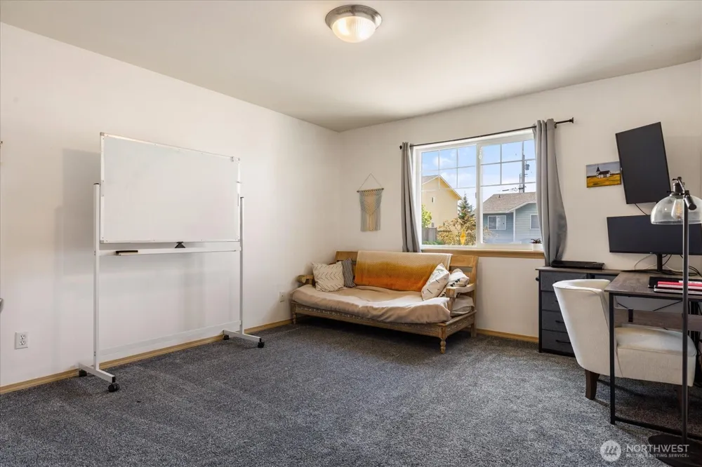 160 NE Melrose Drive Oak Harbor, WA 98277