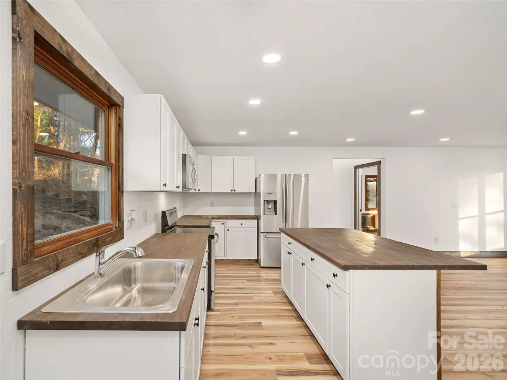139 Church Street Burnsville, NC 28714