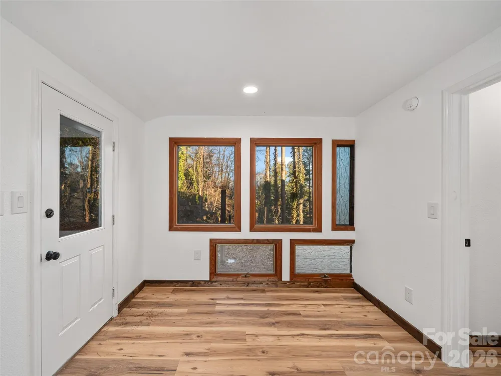 139 Church Street Burnsville, NC 28714