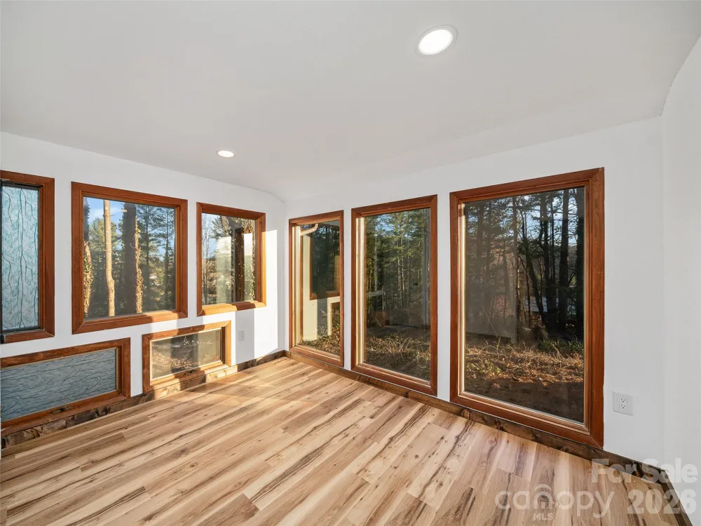 139 Church Street Burnsville, NC 28714