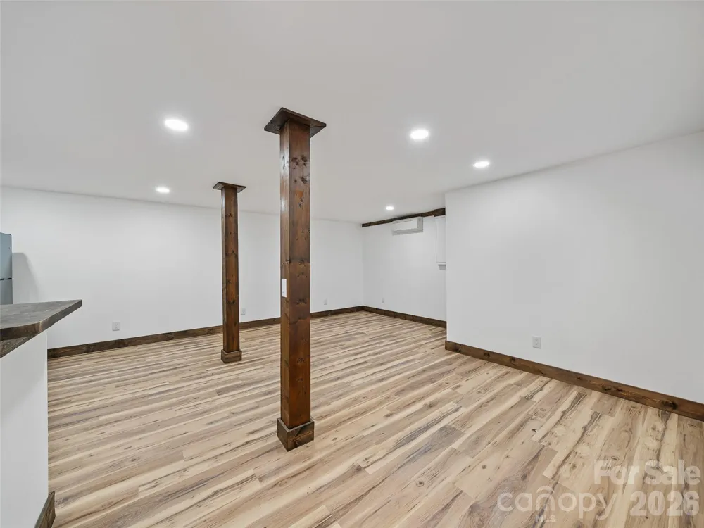 139 Church Street Burnsville, NC 28714