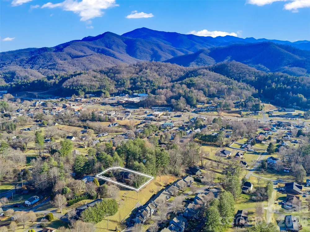 139 Church Street Burnsville, NC 28714