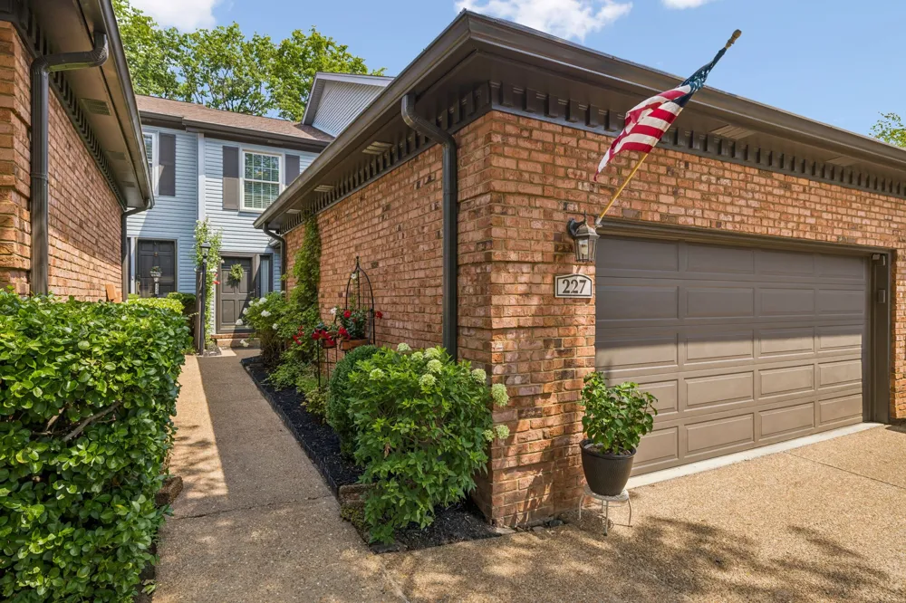 227 Hearthstone Manor Ln Brentwood, TN 37027