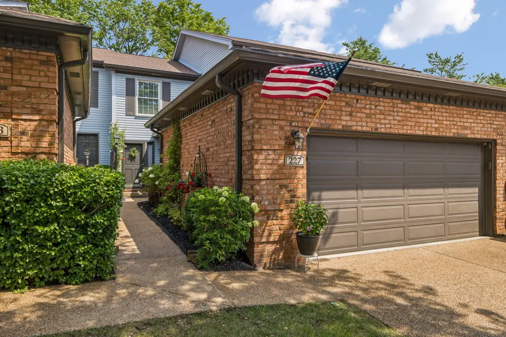 227 Hearthstone Manor Ln Brentwood, TN 37027