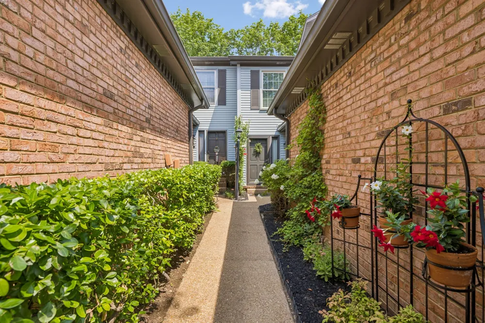 227 Hearthstone Manor Ln Brentwood, TN 37027