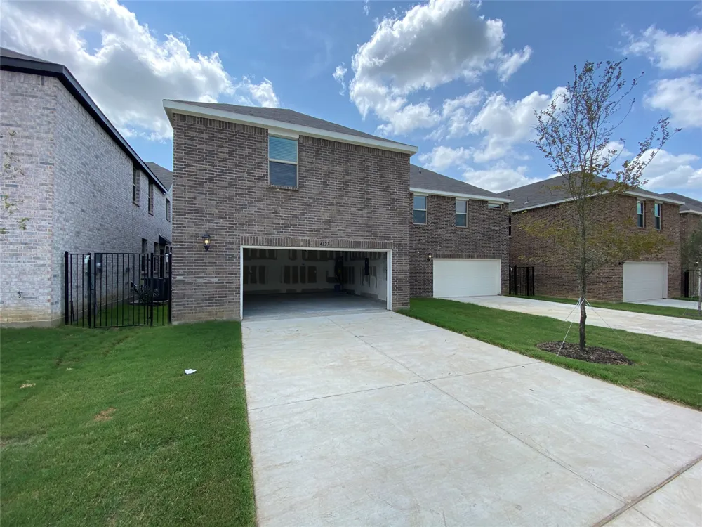 4127 Stockyard Station Lane Sachse, TX 75048