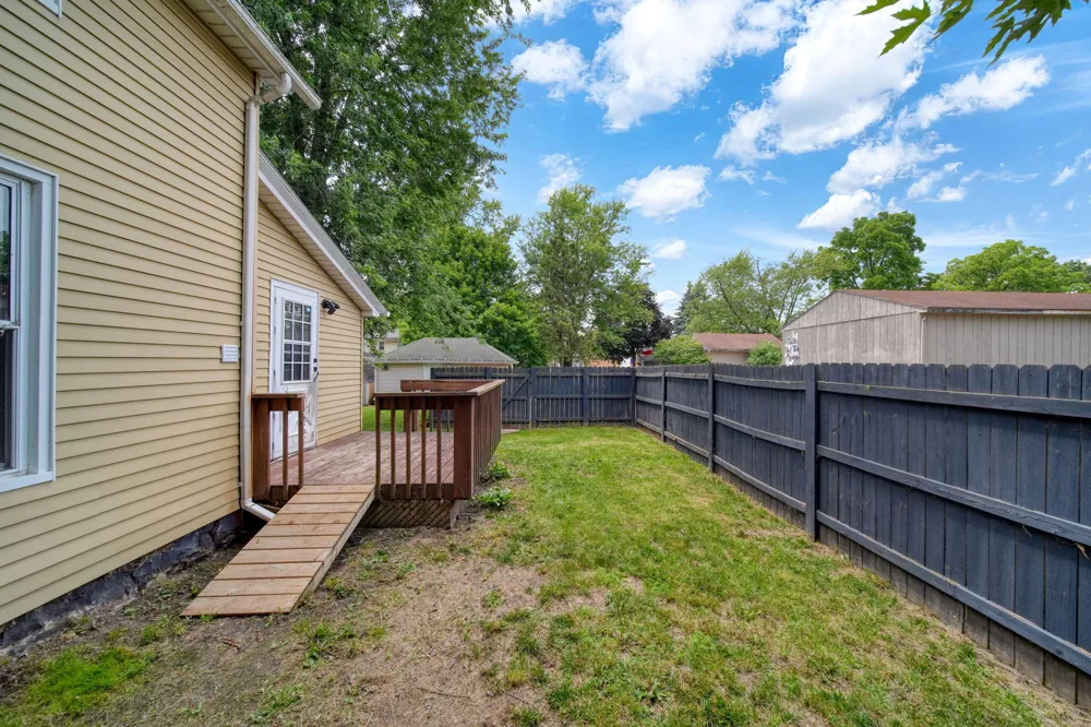 228 Thompson Street Jackson City, MI 49202