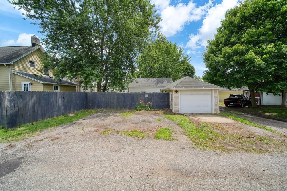 228 Thompson Street Jackson City, MI 49202