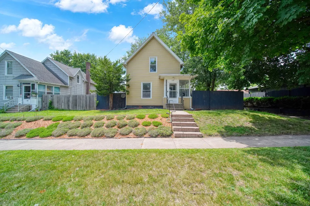 228 Thompson Street Jackson City, MI 49202