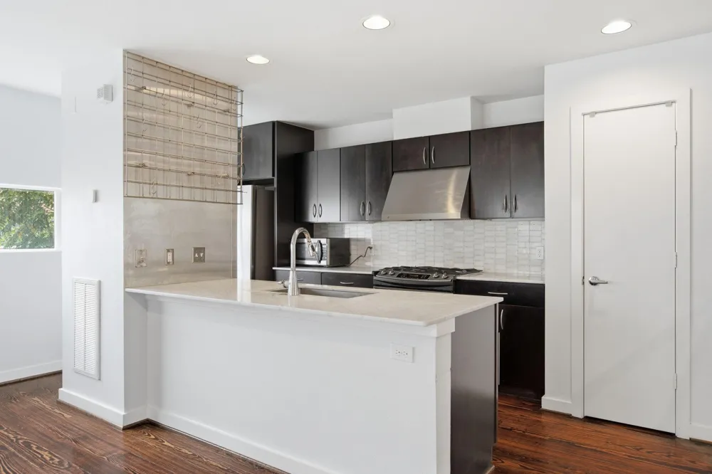 2934 Commerce Street Houston, TX 77003