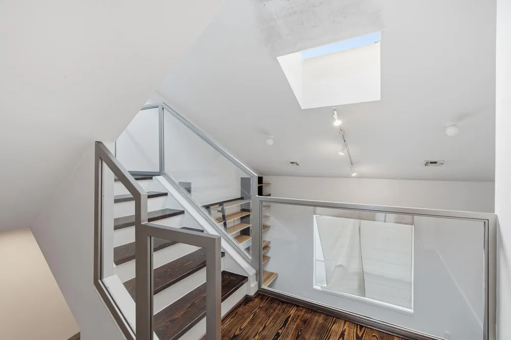 2934 Commerce Street Houston, TX 77003