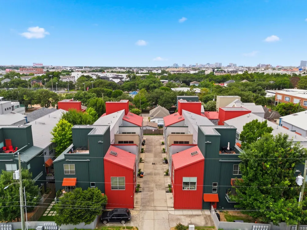 2934 Commerce Street Houston, TX 77003