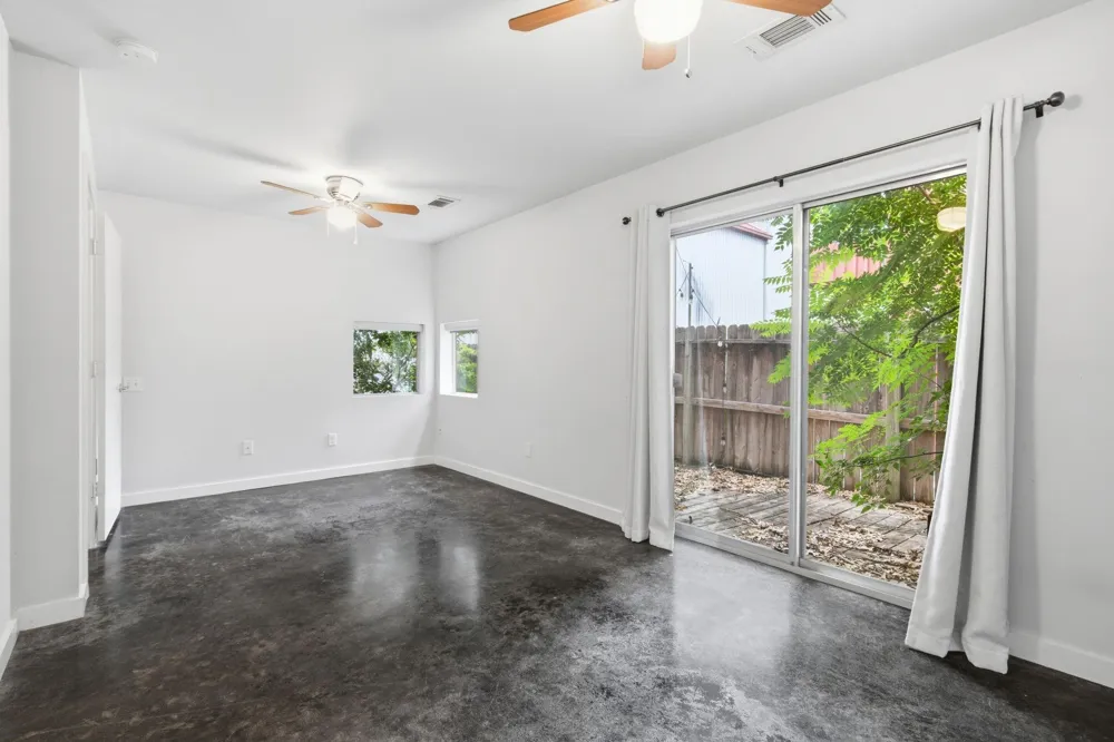 2934 Commerce Street Houston, TX 77003