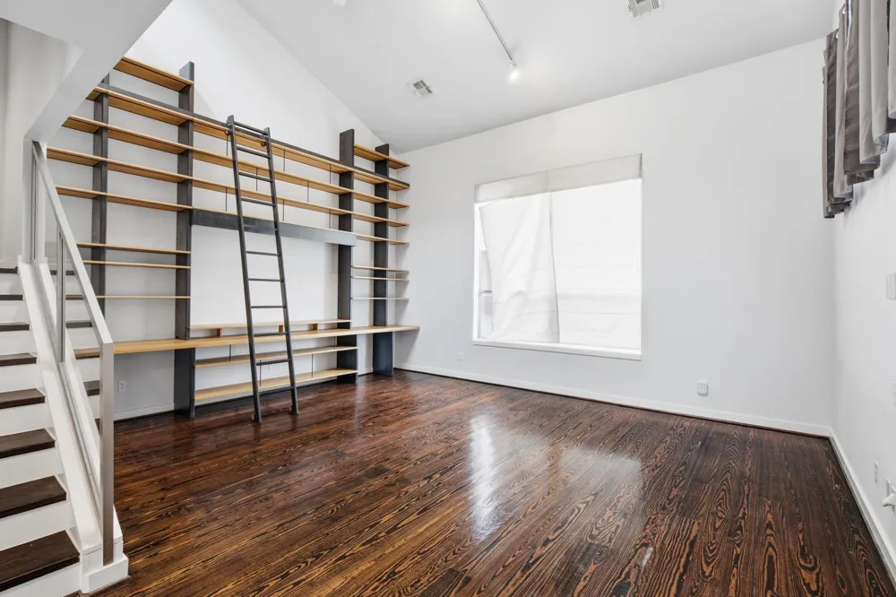 2934 Commerce Street Houston, TX 77003